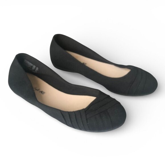 American Eagle Women's Black Flat Slip on Shoes Size 7 - Picture 2 of 11